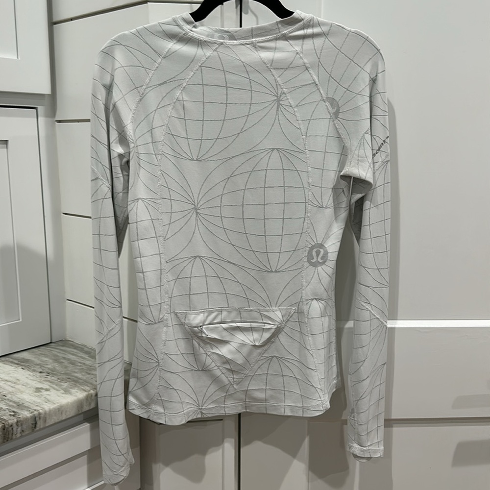(6119/6120)  🍋 RARE LULULEMON Long Sleeve Sz 8 **RARE** - Picture 9 of 9